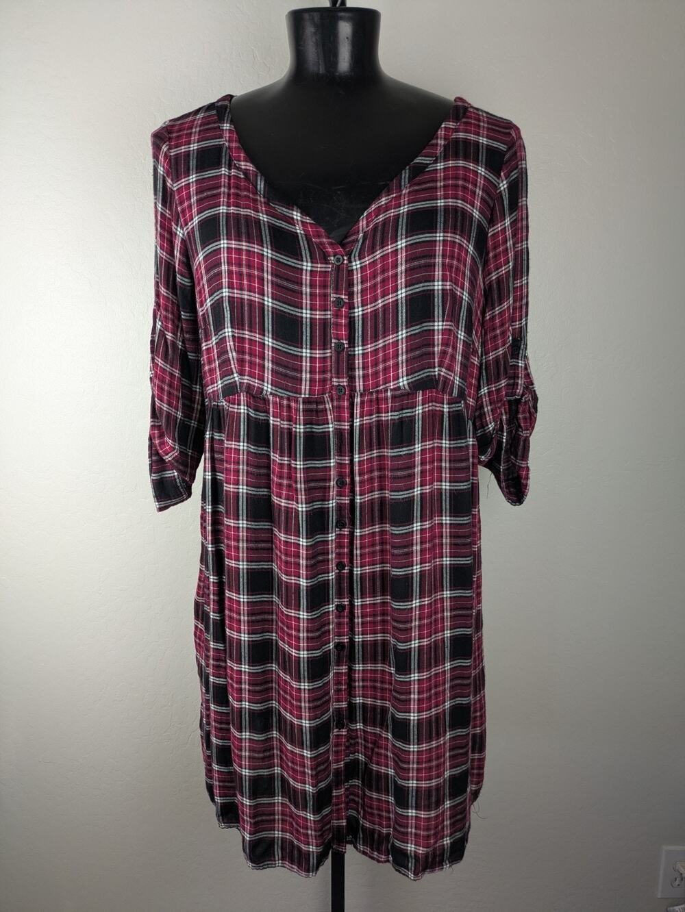 Torrid Maroon Black Button Front Plaid Flannel Dress 3/4 sleeves HOLE